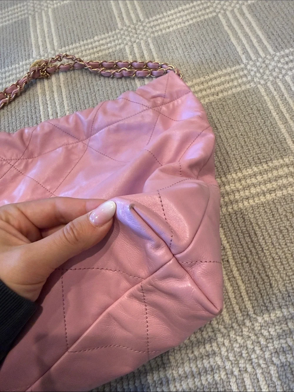 Chanel 22 Hobo Bag 22S Pink Medium